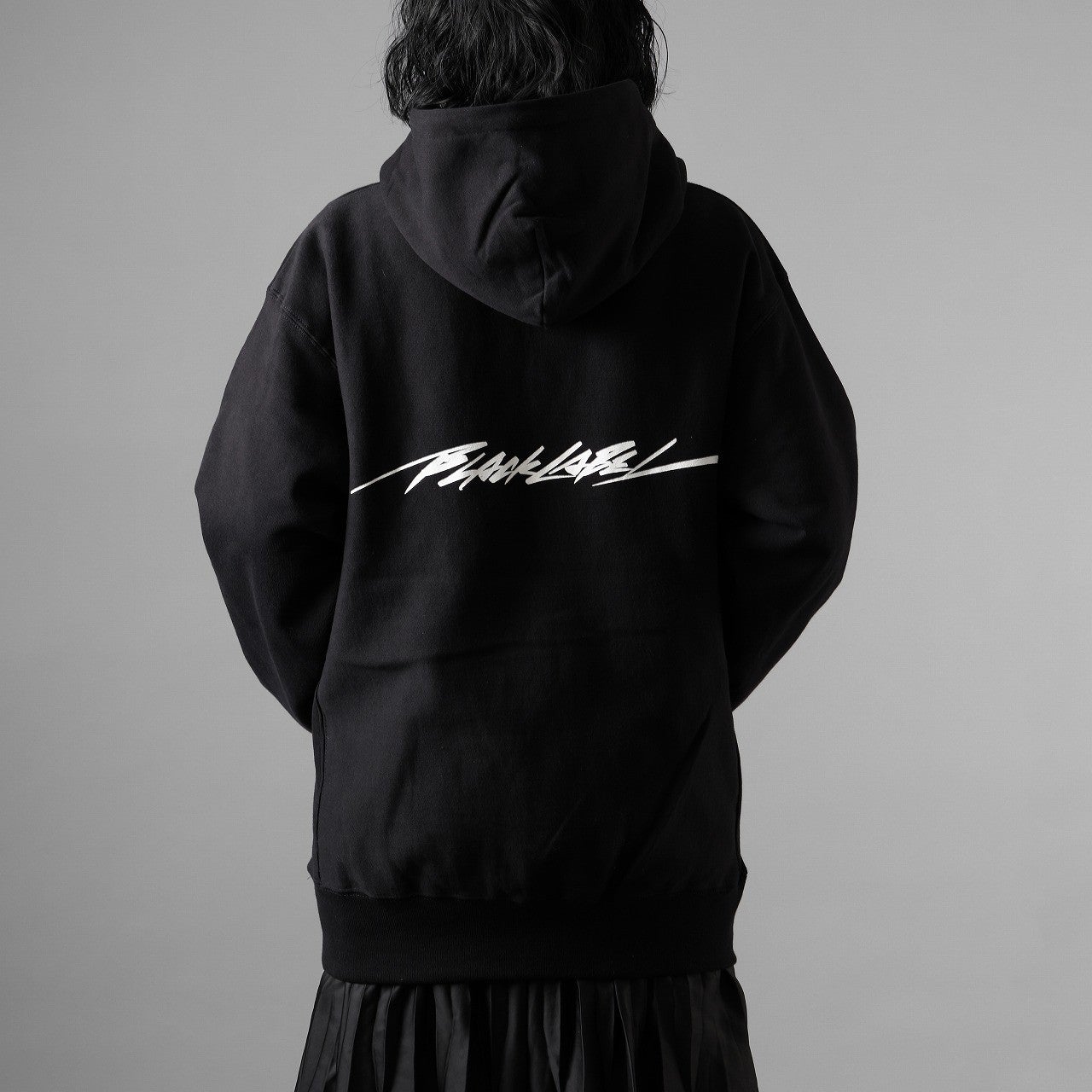 FOIL SCRIPT HOODIE BLACK/WHITE
